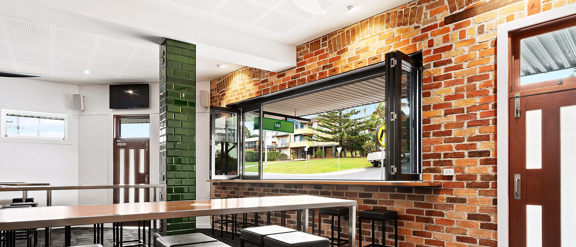 Pier Hotel Coffs Harbour